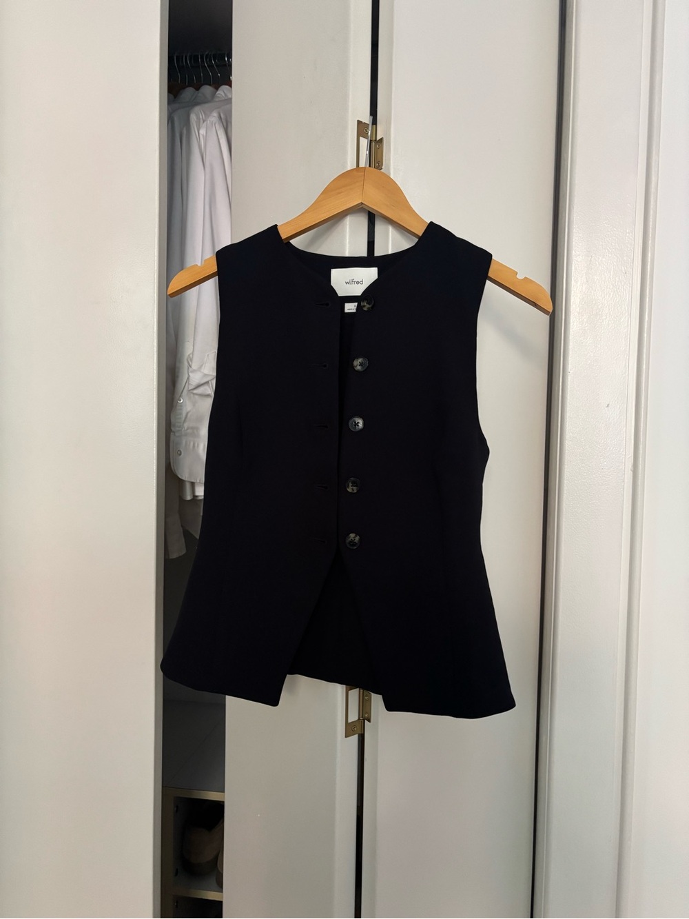 Aritzia Wilfred Black Regal Vest